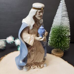 Beautiful Royal Doulton Hand Painted Nativity Wise Man Porcelain Figurine